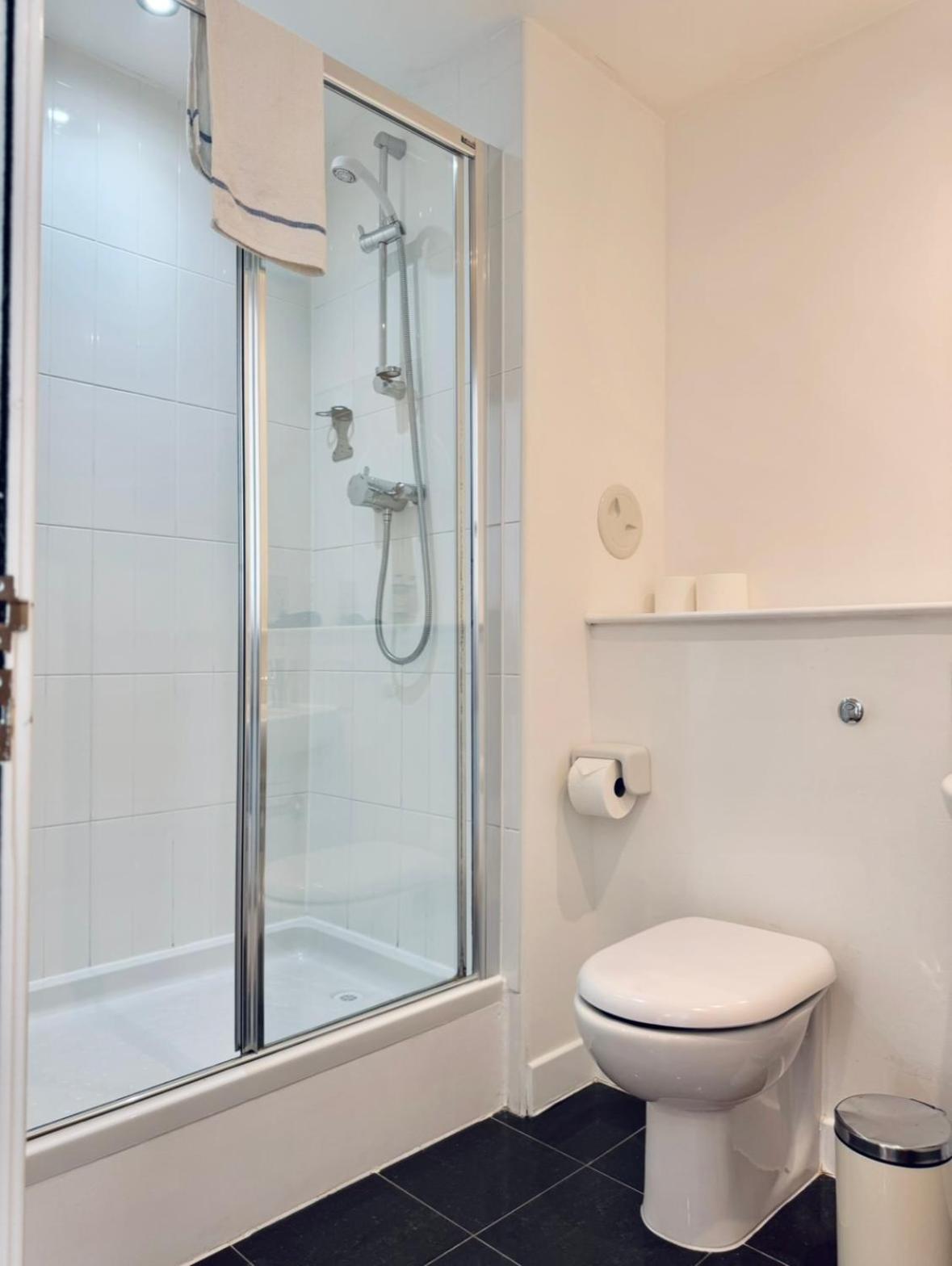 Modern Two Bedroom Apartments Edinburgh Ngoại thất bức ảnh