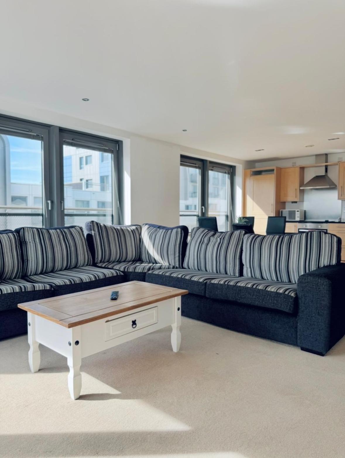 Modern Two Bedroom Apartments Edinburgh Ngoại thất bức ảnh