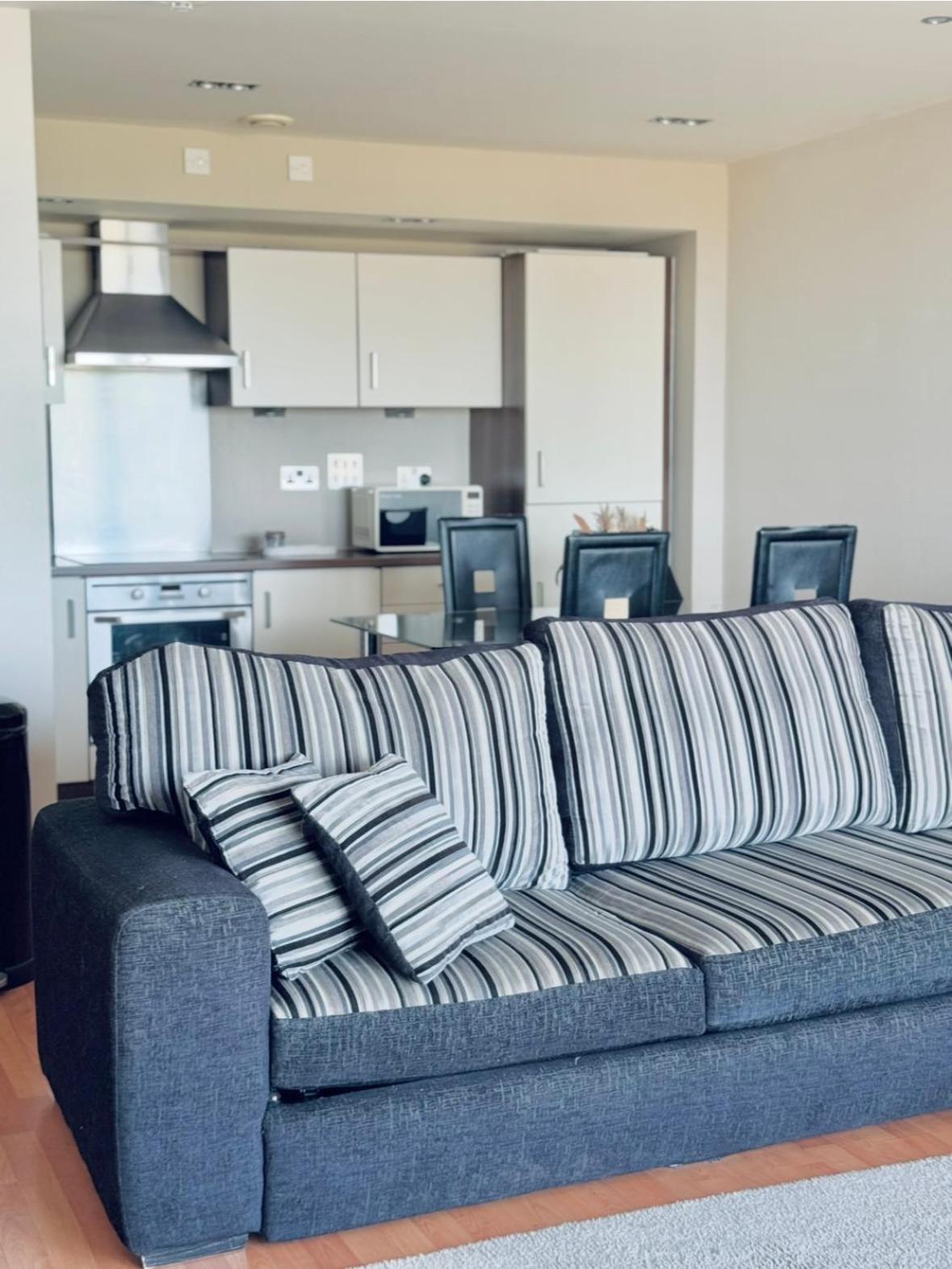 Modern Two Bedroom Apartments Edinburgh Ngoại thất bức ảnh